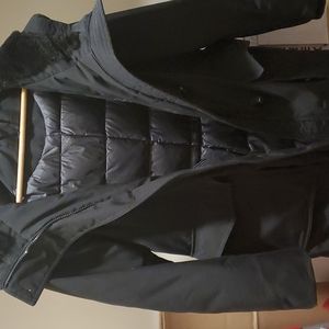 Uniqlo lined jacket for cold weather. adjustable zipper, buttons and big pockets